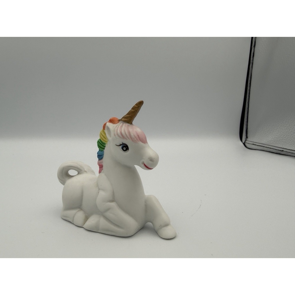 WHITE BISQUE UNICORN 3" X 3.25" FIGURINE TAIWAN UNBRANDED (SF274)